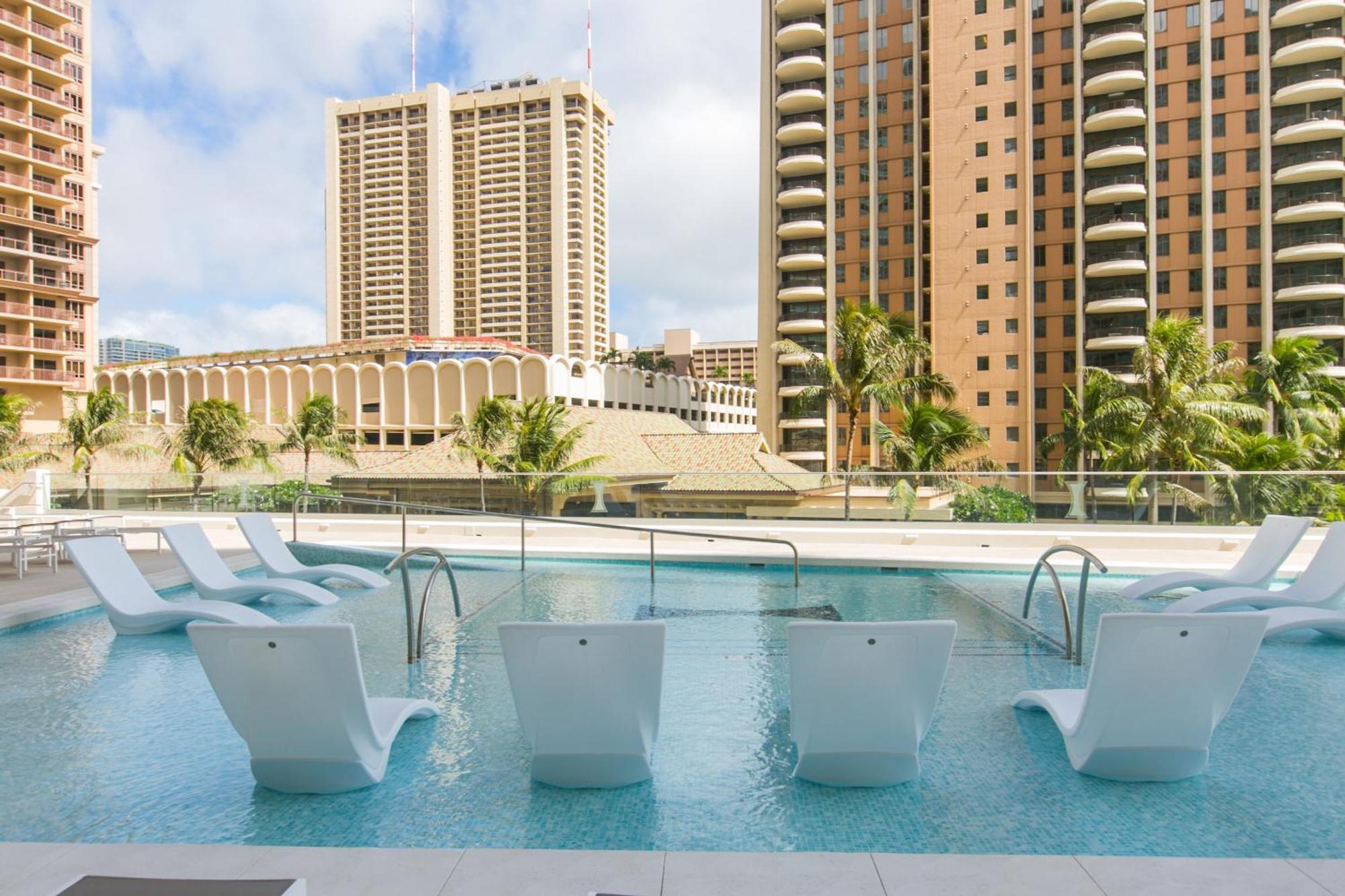Ilikai Tower 1205 View 1br
