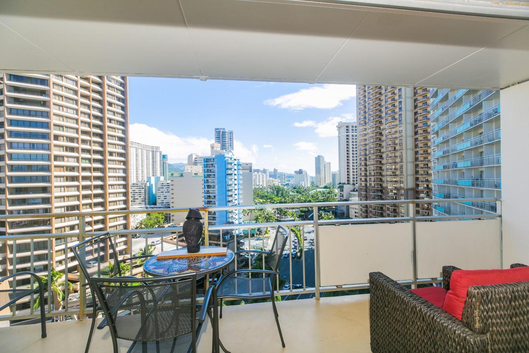 Ilikai Tower 1205 View 1br Honolulu